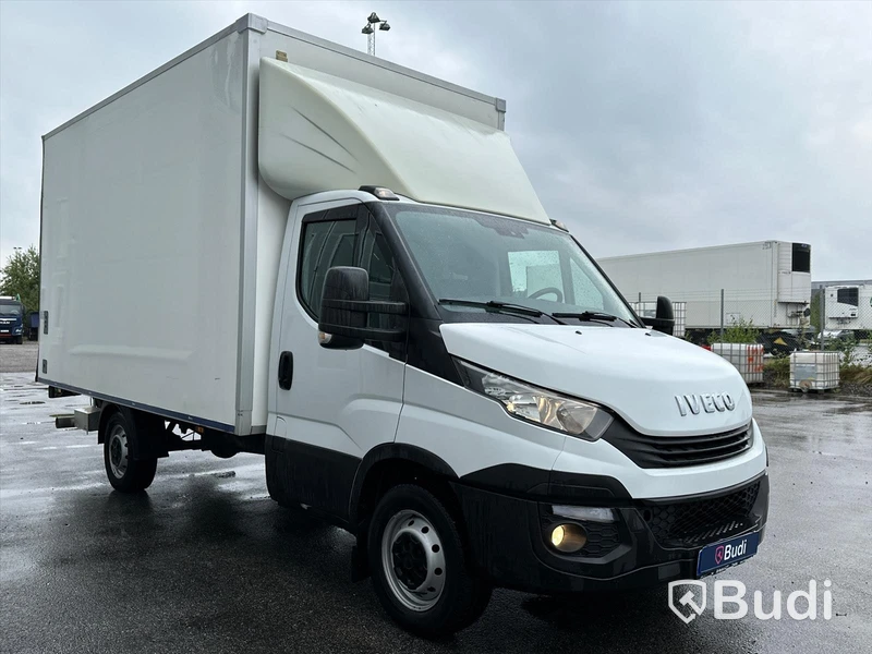 Lättlastbil Iveco Daily 35S16A8 skåp med bakgavelslyft | Låg skatt!