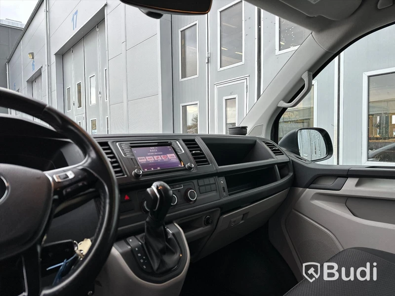 Lättlastbil Volkswagen Transporter T30 2.0 TDI DSG 150hk, 2017 | Låga skatten