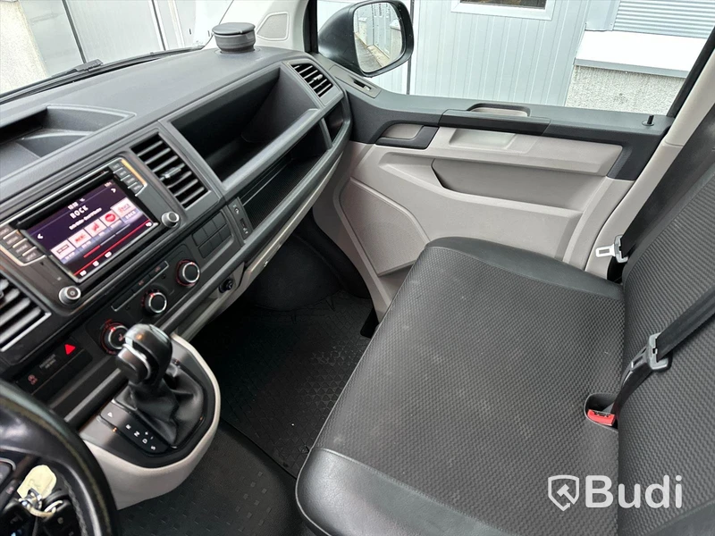 Lättlastbil Volkswagen Transporter T30 2.0 TDI DSG 150hk, 2017 | Låga skatten