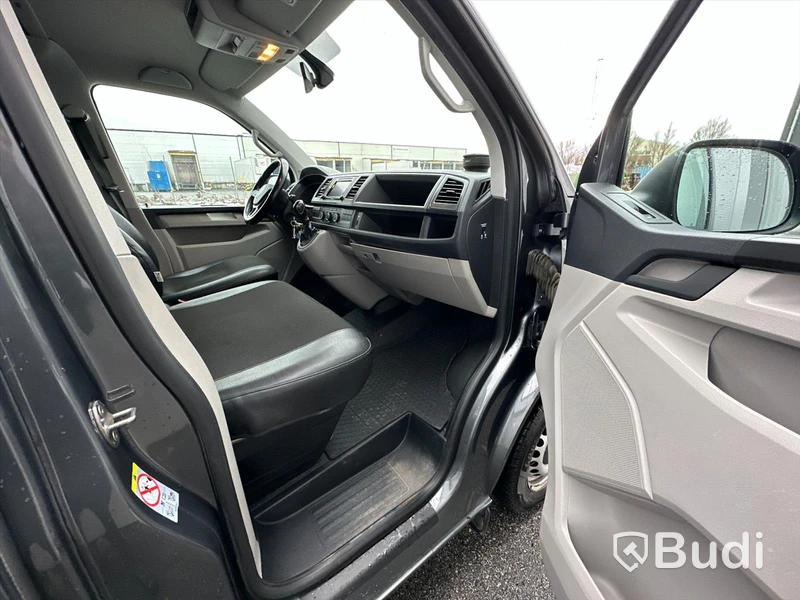 Lättlastbil Volkswagen Transporter T30 2.0 TDI DSG 150hk, 2017 | Låga skatten