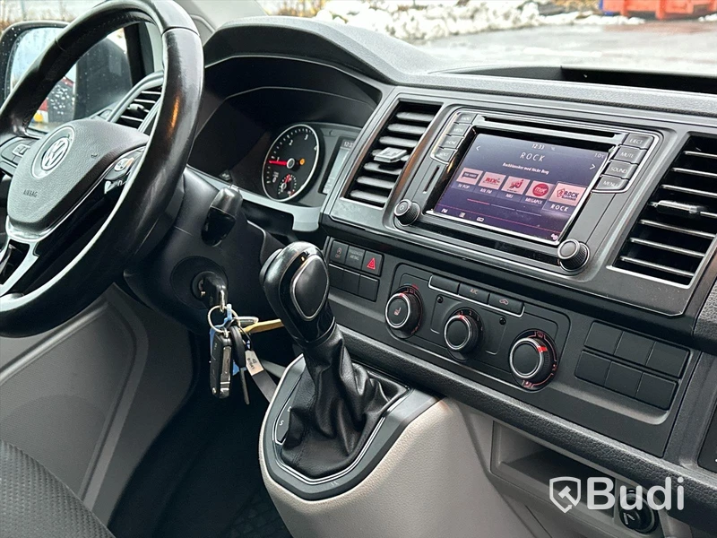 Lättlastbil Volkswagen Transporter T30 2.0 TDI DSG 150hk, 2017 | Låga skatten