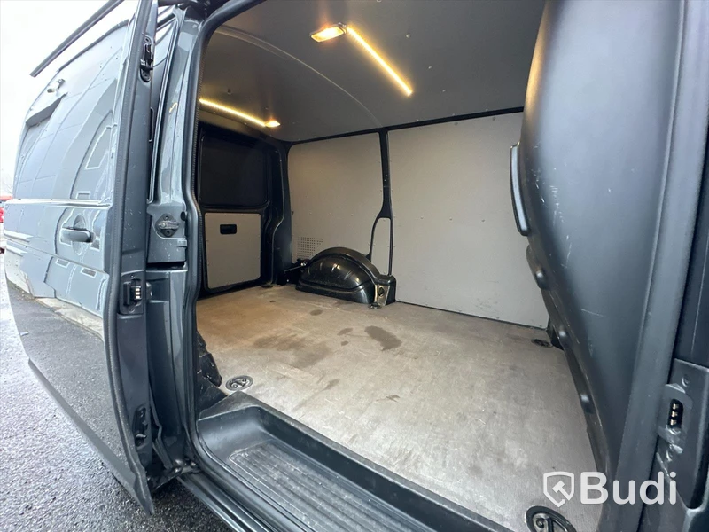 Lättlastbil Volkswagen Transporter T30 2.0 TDI DSG 150hk, 2017 | Låga skatten