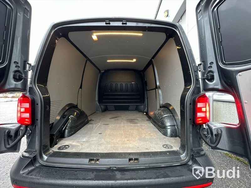 Lättlastbil Volkswagen Transporter T30 2.0 TDI DSG 150hk, 2017 | Låga skatten