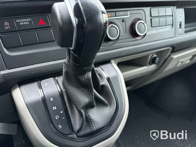 Lättlastbil Volkswagen Transporter T30 2.0 TDI DSG 150hk, 2017 | Låga skatten