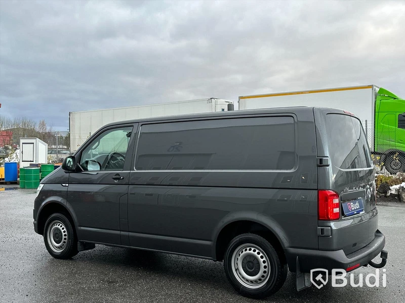 Lättlastbil Volkswagen Transporter T30 2.0 TDI DSG 150hk, 2017 | Låga skatten