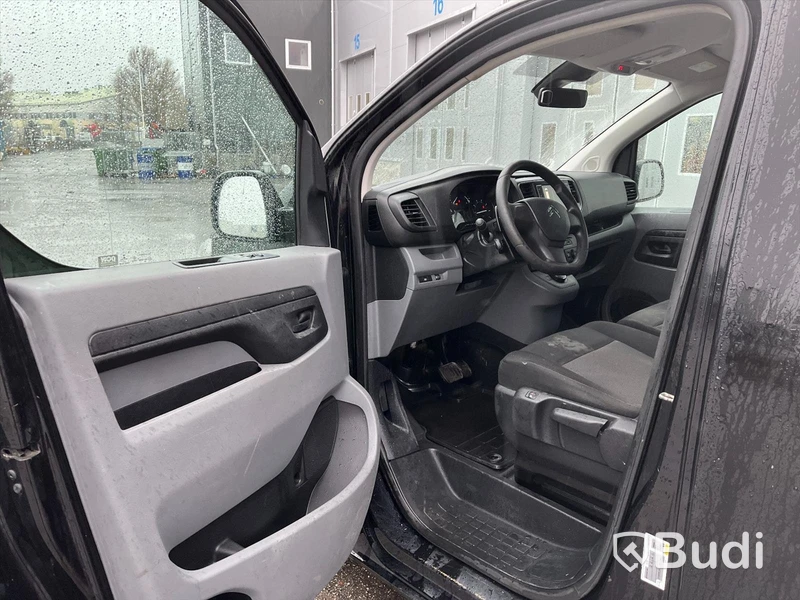 Lättlastbil Citroen Jumpy Skåp L3H1 2.0 BlueHDi EAT Skåp (177hk) - 2017
