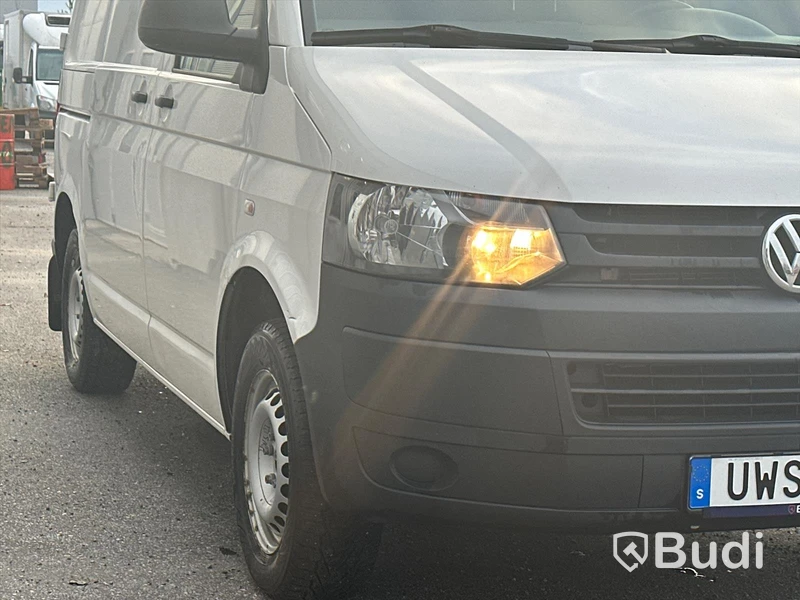 Lättlastbil Volkswagen Transporter T30 2.0 TDI DSG Sekventiell, 140 hk, 2015