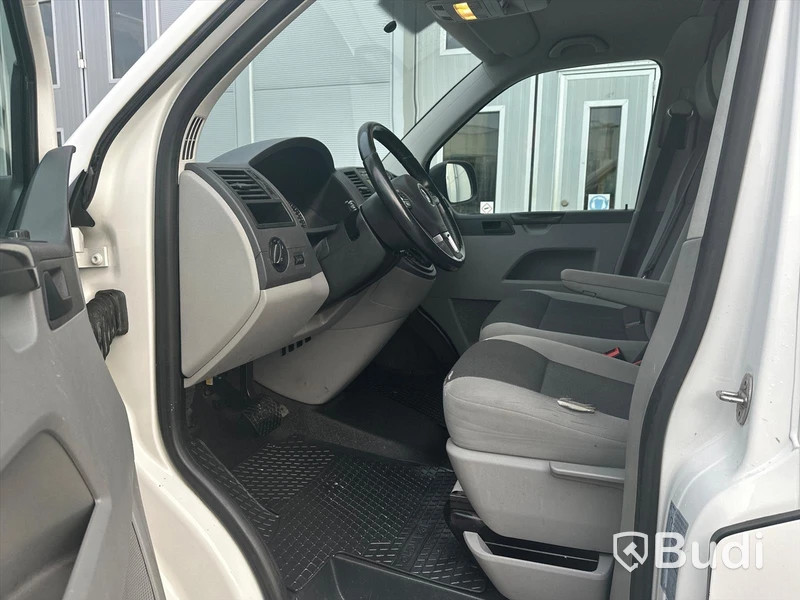Lättlastbil Volkswagen Transporter T30 2.0 TDI DSG Sekventiell, 140 hk, 2015