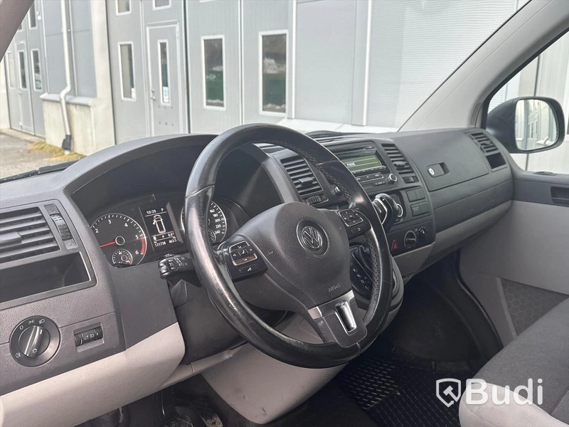 Lättlastbil Volkswagen Transporter T30 2.0 TDI DSG Sekventiell, 140 hk, 2015