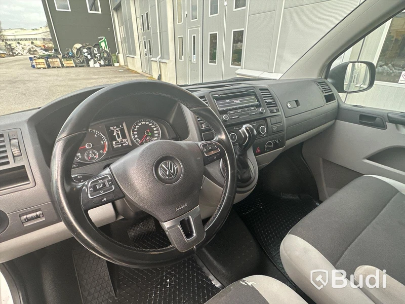 Lättlastbil Volkswagen Transporter T30 2.0 TDI DSG Sekventiell, 140 hk, 2015