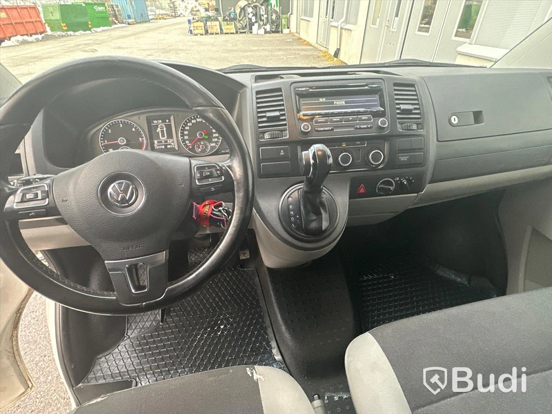 Lättlastbil Volkswagen Transporter T30 2.0 TDI DSG Sekventiell, 140 hk, 2015