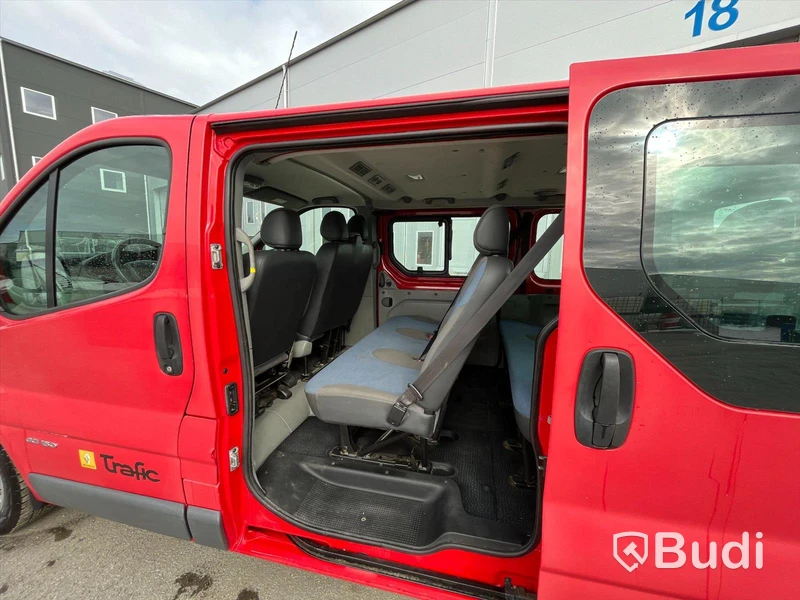 Renault Trafic 2.5 dCi - 2010 | 9-sits | 146 HK | Manuell