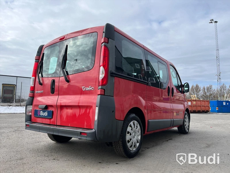 Renault Trafic 2.5 dCi - 2010 | 9-sits | 146 HK | Manuell