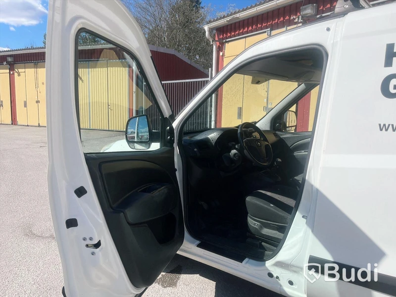 Lätt lastbil Opel Combo Van 2.4t 1.6 CDTI Manuell, 105 hk, 2012 Nya modellen