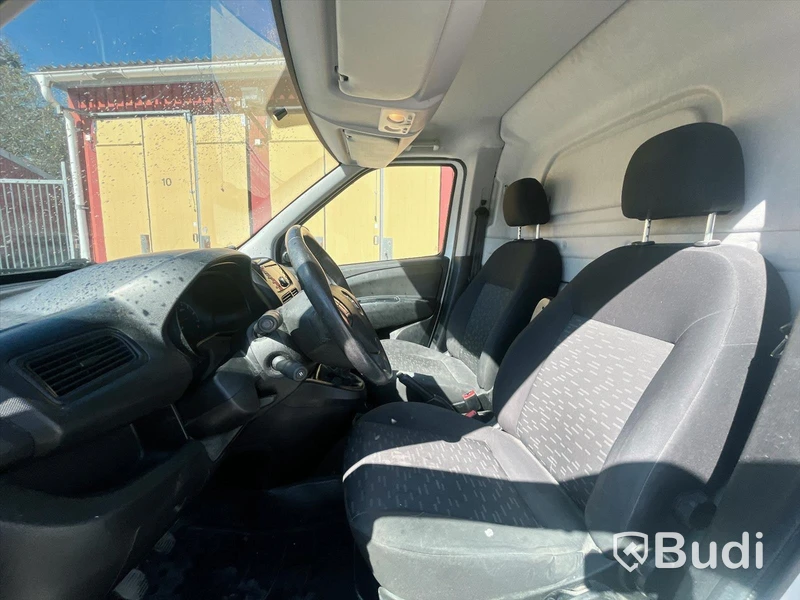 Lätt lastbil Opel Combo Van 2.4t 1.6 CDTI Manuell, 105 hk, 2012 Nya modellen