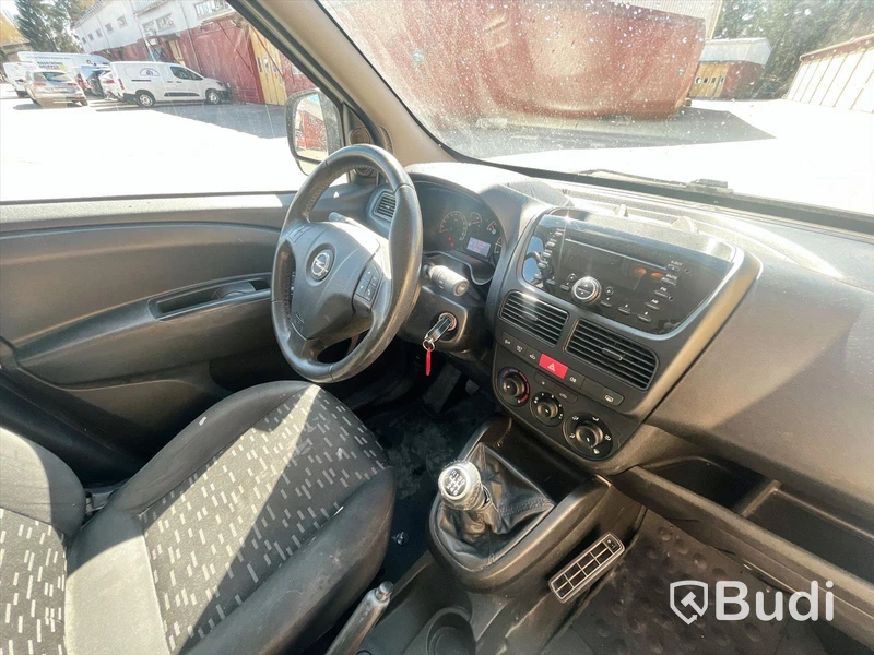 Lätt lastbil Opel Combo Van 2.4t 1.6 CDTI Manuell, 105 hk, 2012 Nya modellen