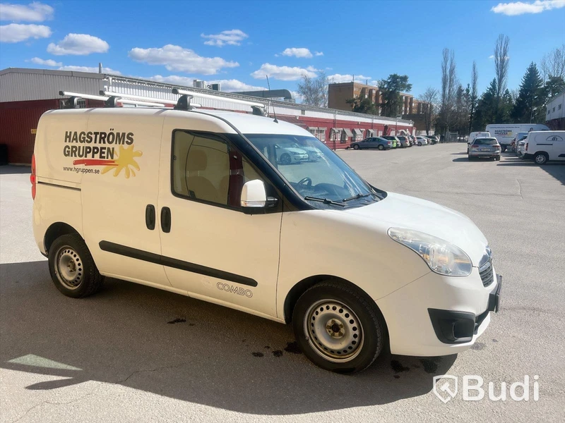 Lätt lastbil Opel Combo Van 2.4t 1.6 CDTI Manuell, 105 hk, 2012 Nya modellen
