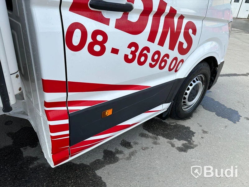 Lättlastbil Volkswagen Crafter 2.0 TDi | Palfingerkran, med långt flak | 9523mil