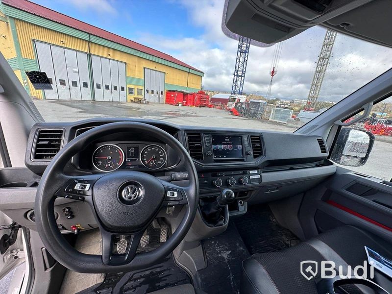 Lättlastbil Volkswagen Crafter 2.0 TDi | Palfingerkran, med långt flak | 9523mil
