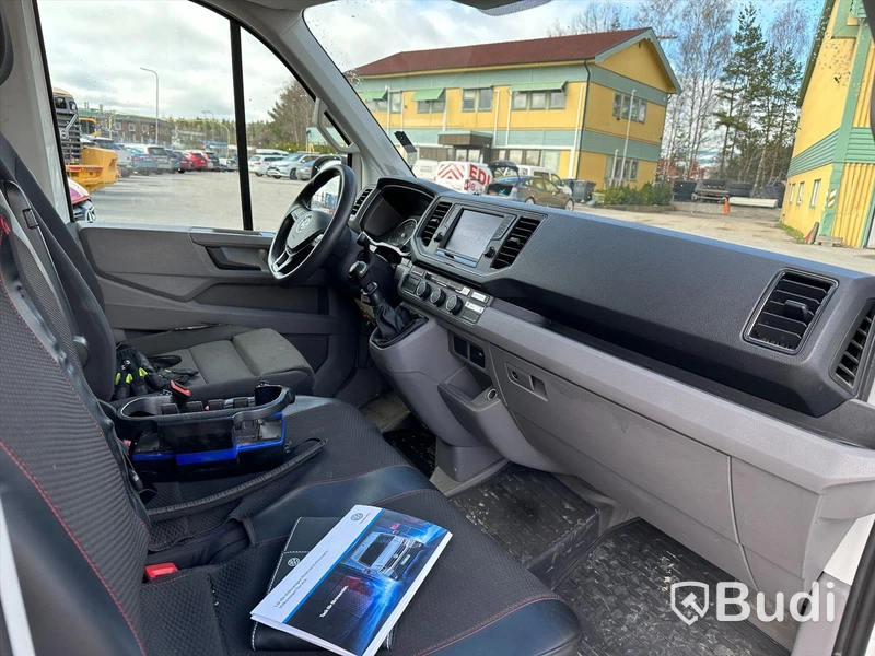 Lättlastbil Volkswagen Crafter 2.0 TDi | Palfingerkran, med långt flak | 9523mil