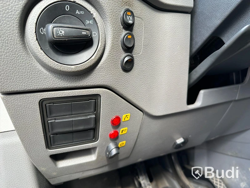 Lättlastbil Volkswagen Crafter 2.0 TDi | Palfingerkran, med långt flak | 9523mil