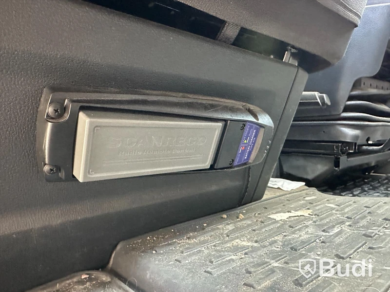 Lättlastbil Volkswagen Crafter 2.0 TDi | Palfingerkran, med långt flak | 9523mil