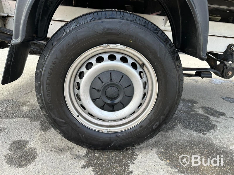 Lättlastbil Volkswagen Crafter 2.0 TDi | Palfingerkran, med långt flak | 9523mil