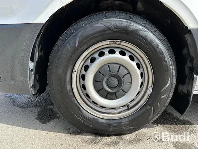 Lättlastbil Volkswagen Crafter 2.0 TDi | Palfingerkran, med långt flak | 9523mil