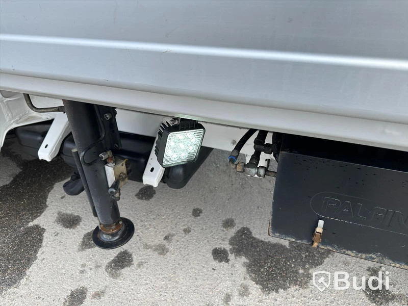 Lättlastbil Volkswagen Crafter 2.0 TDi | Palfingerkran, med långt flak | 9523mil