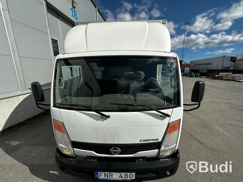 Lätt lastbil Nissan Cabstar, F24.15PF | 2010 | Ydreskåp med bakgavelslyft