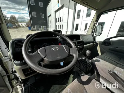 Lätt lastbil Nissan Cabstar, F24.15PF | 2010 | Ydreskåp med bakgavelslyft