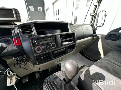 Lätt lastbil Nissan Cabstar, F24.15PF | 2010 | Ydreskåp med bakgavelslyft