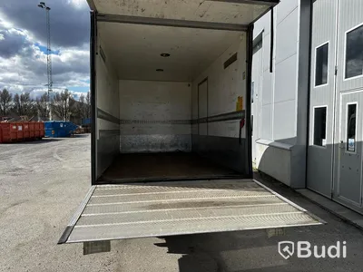 Lätt lastbil Nissan Cabstar, F24.15PF | 2010 | Ydreskåp med bakgavelslyft