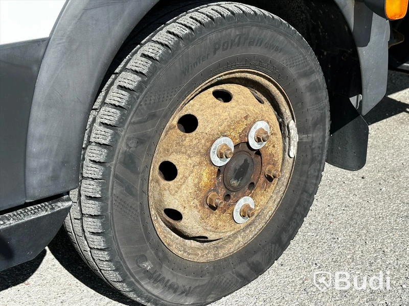 Lätt lastbil Nissan Cabstar, F24.15PF | 2010 | Ydreskåp med bakgavelslyft