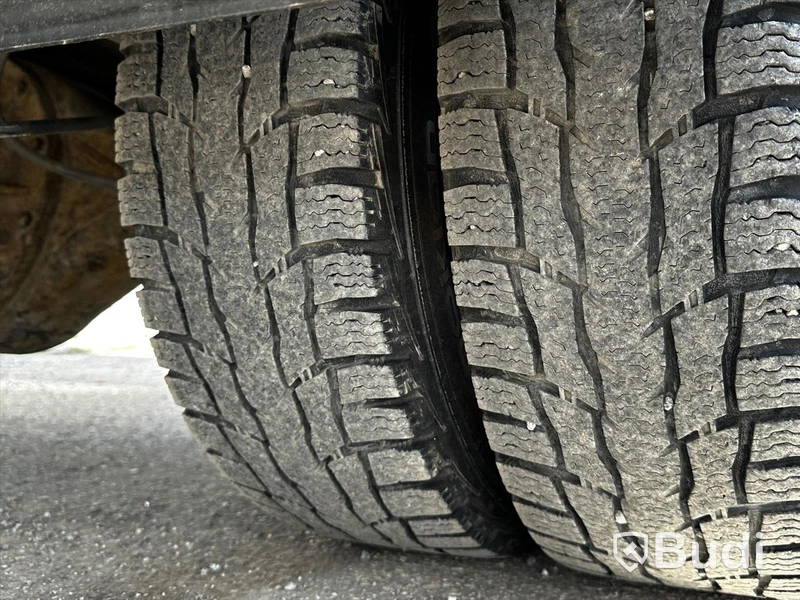 Lätt lastbil Nissan Cabstar, F24.15PF | 2010 | Ydreskåp med bakgavelslyft