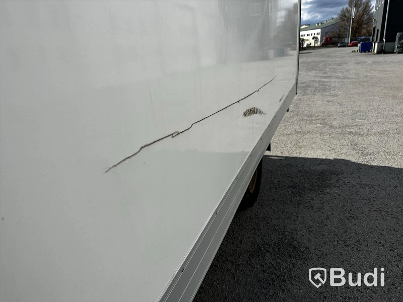 Lätt lastbil Nissan Cabstar, F24.15PF | 2010 | Ydreskåp med bakgavelslyft