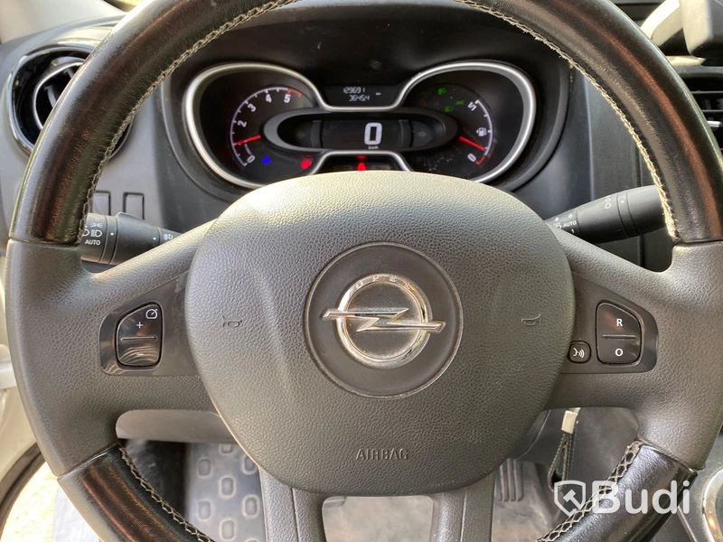 Lätt lastbil Opel Vivaro Skåpbil 2.9t 1.6 CDTI BIturbo Manuell, 125hk, 2017 |  12968mil