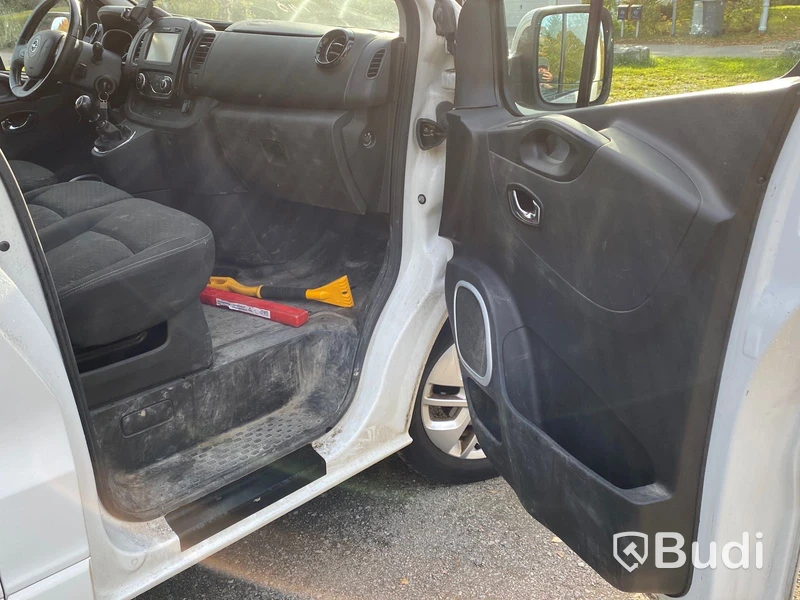 Lätt lastbil Opel Vivaro Skåpbil 2.9t 1.6 CDTI BIturbo Manuell, 125hk, 2017 |  12968mil