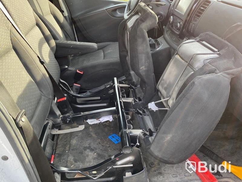 Lätt lastbil Opel Vivaro Skåpbil 2.9t 1.6 CDTI BIturbo Manuell, 125hk, 2017 |  12968mil