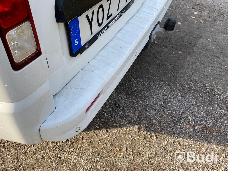 Lätt lastbil Opel Vivaro Skåpbil 2.9t 1.6 CDTI BIturbo Manuell, 125hk, 2017 |  12968mil