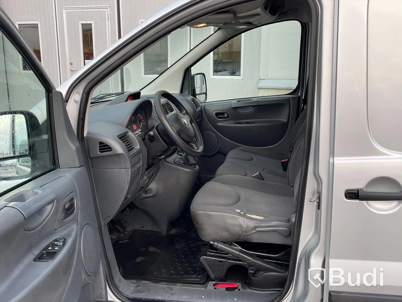 Lättlastbil Toyota Proace Skåpbil 1,6 D-4D  |  Manuell  |  90HK  |  2015