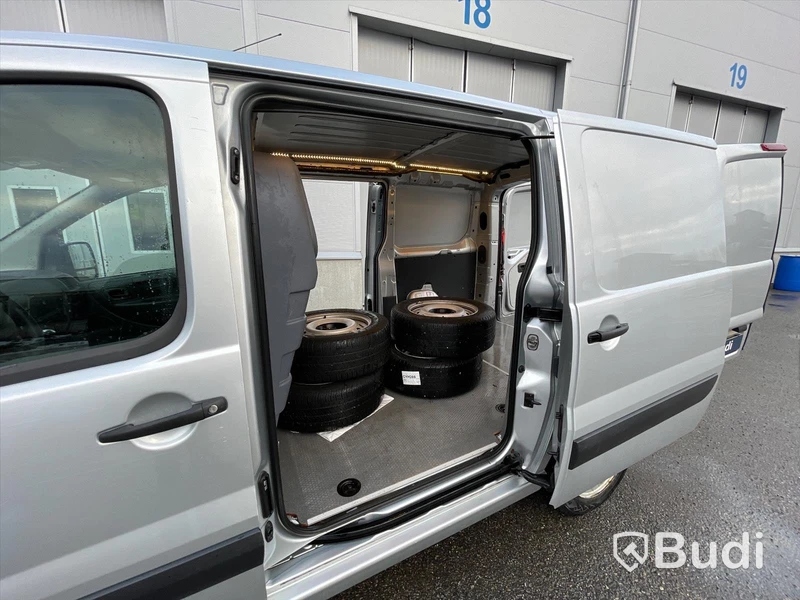 Lättlastbil Toyota Proace Skåpbil 1,6 D-4D  |  Manuell  |  90HK  |  2015