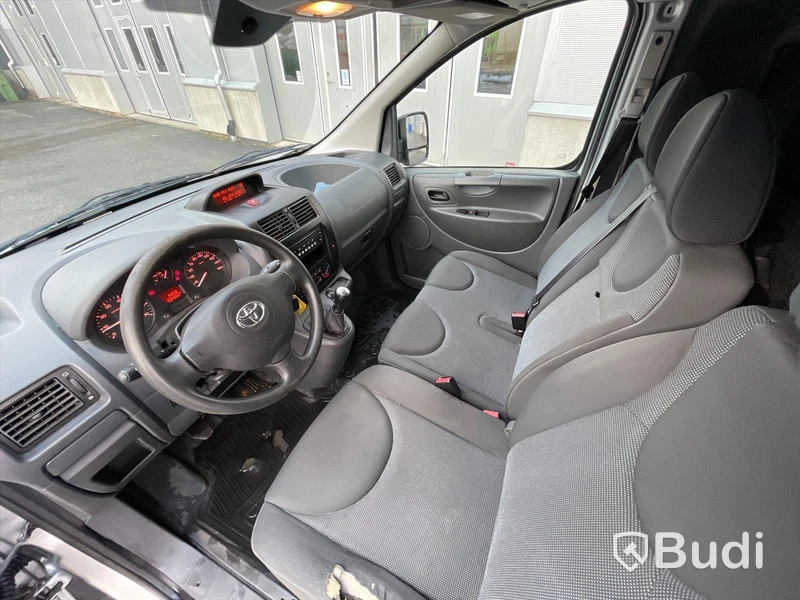 Lättlastbil Toyota Proace Skåpbil 1,6 D-4D  |  Manuell  |  90HK  |  2015