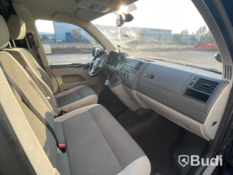 Lättlastbil Volkswagen Transporter T30 2.0 TDI DSG Sequential, 140hp, 2015