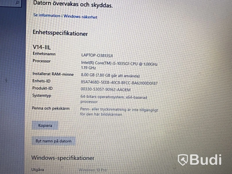 Kontorsarbetsplats med bärbar dator & monitor