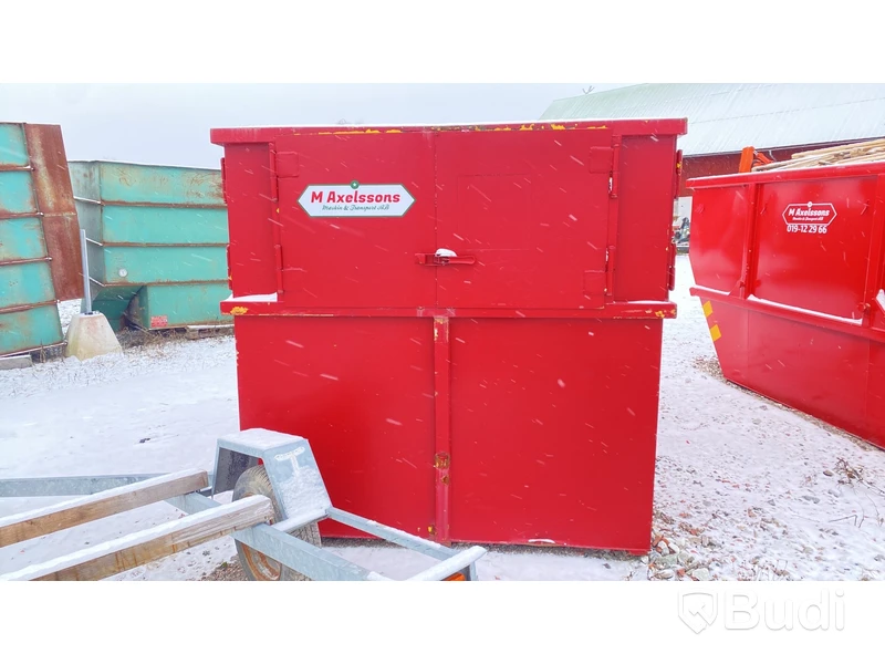 Liftdumpercontainer med innehåll (brännbart avfall)