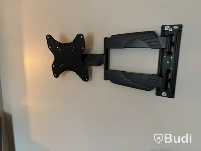 Kontors & köksmöbler, tv, robotdammsugare m.m. Stort parti.