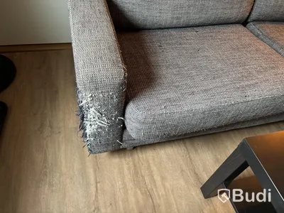 Kontors & köksmöbler, tv, robotdammsugare m.m. Stort parti.