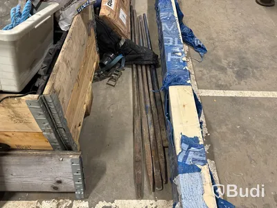 Byggmaterial, verktyg och maskiner.