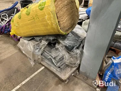 Byggmaterial, verktyg och maskiner.